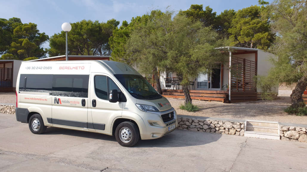Mikrobusz bérlés Fótról, ha idősebbeket viszel kényelmesen utazni - nobilismobilis.hu